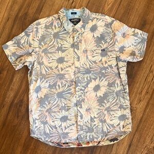 Chubbies Men's Resort Wear Friday Short-Sleeve Button-Up Shirt Blue Floral